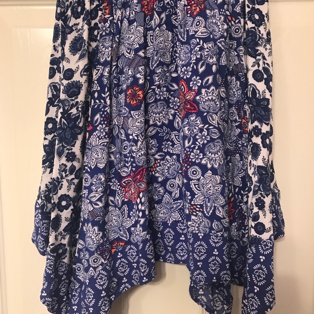 Girls asymmetrical hem skirt